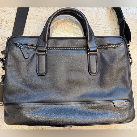 Tumi Black Leather Men's Messenger Bag - Picture 2 of 10